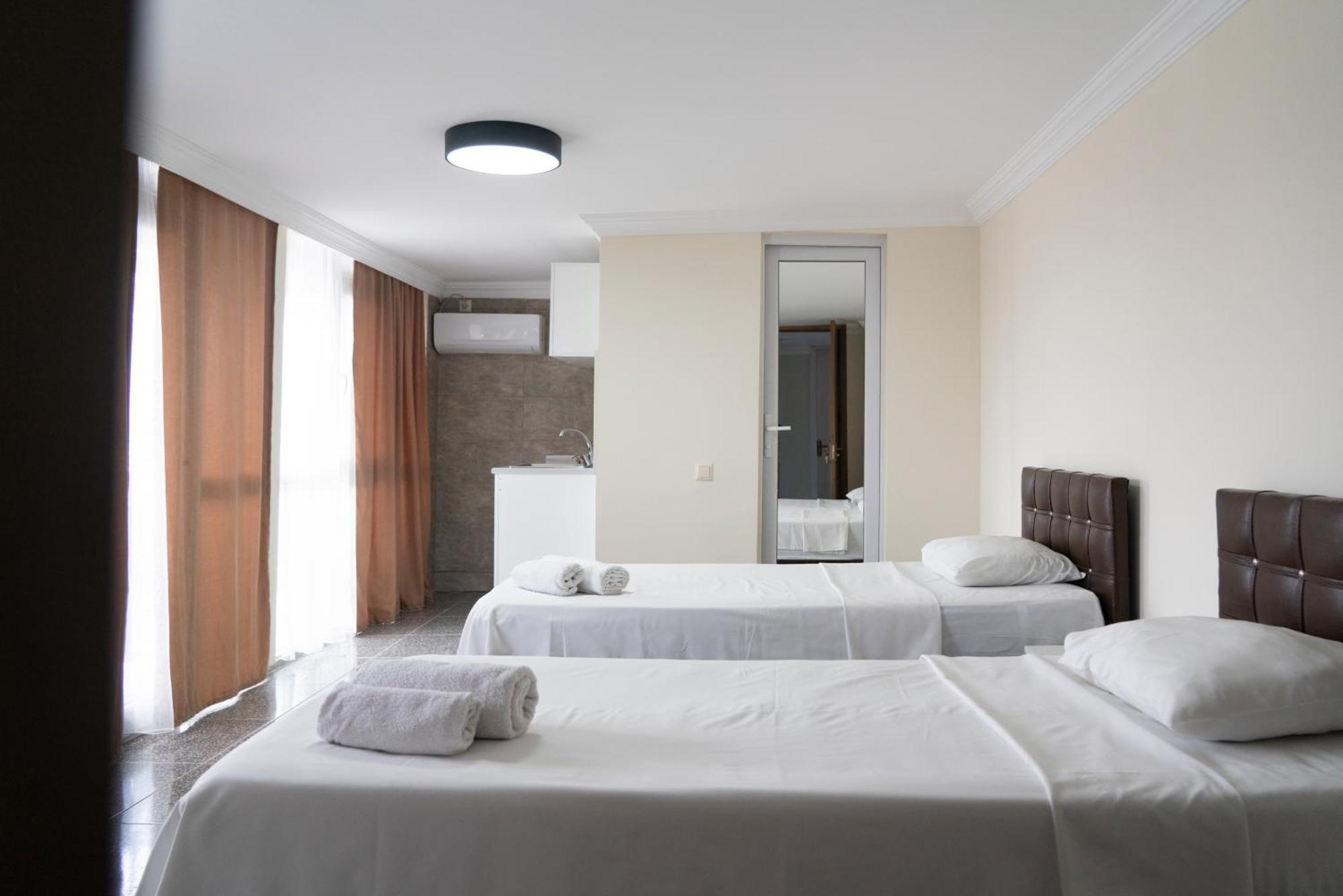 Hotel Carleone บาทูมิ ภายนอก รูปภาพ