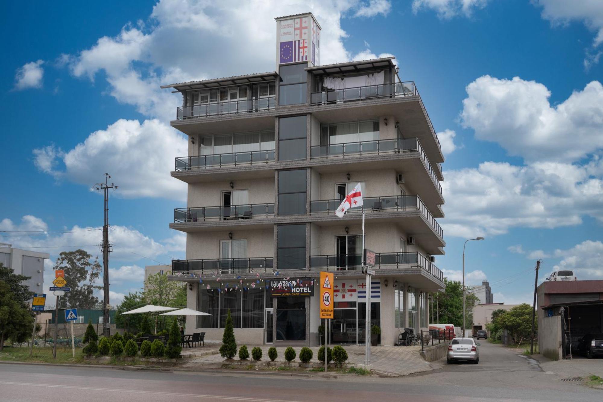 Hotel Carleone บาทูมิ ภายนอก รูปภาพ