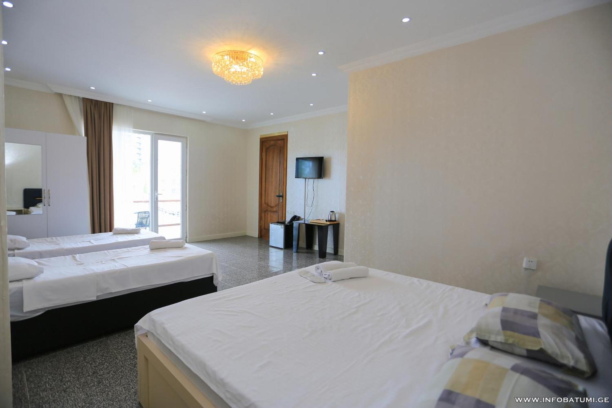 Hotel Carleone บาทูมิ ภายนอก รูปภาพ